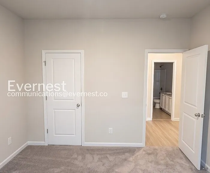 137 Culver St — Photo 11
