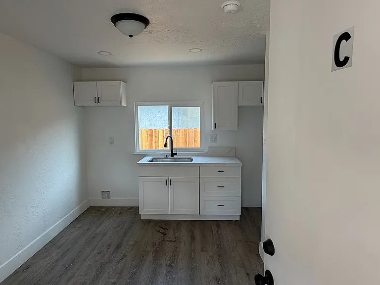 824 S Phillips St — Photo 10