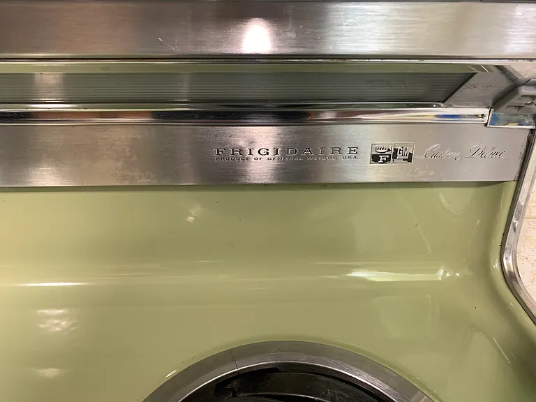 Fridigaire/General Motors combo. American classic.