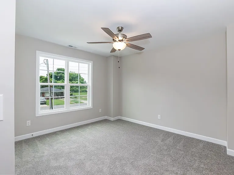 208 S Leslie St — Photo 14