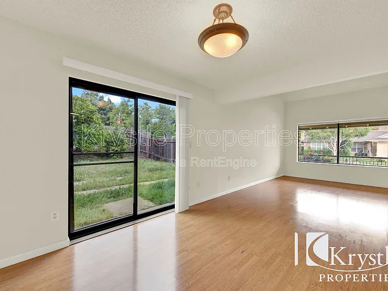1398 Hale St — Photo 9