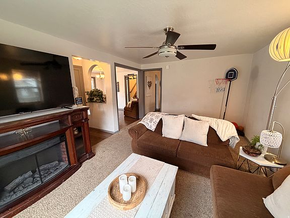 3rd image of 110 S 200th St E