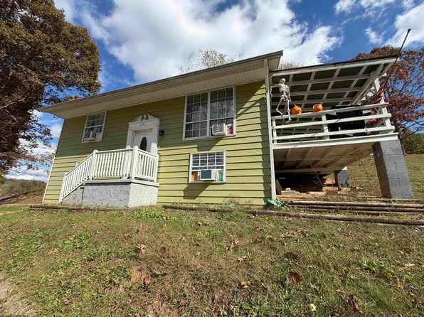 201 Sand Run Rd, Weston, WV 26452