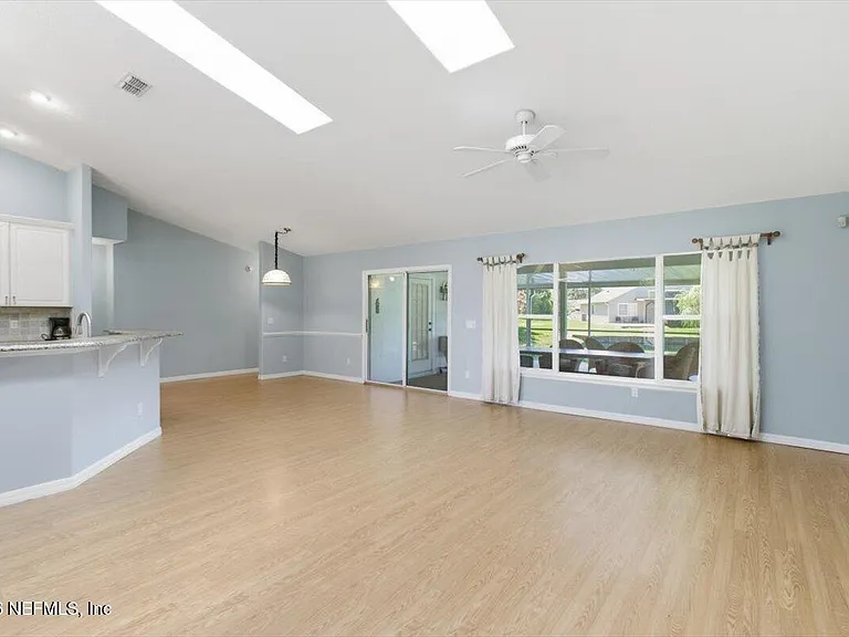 160 Crossroad Lakes Dr — Photo 6