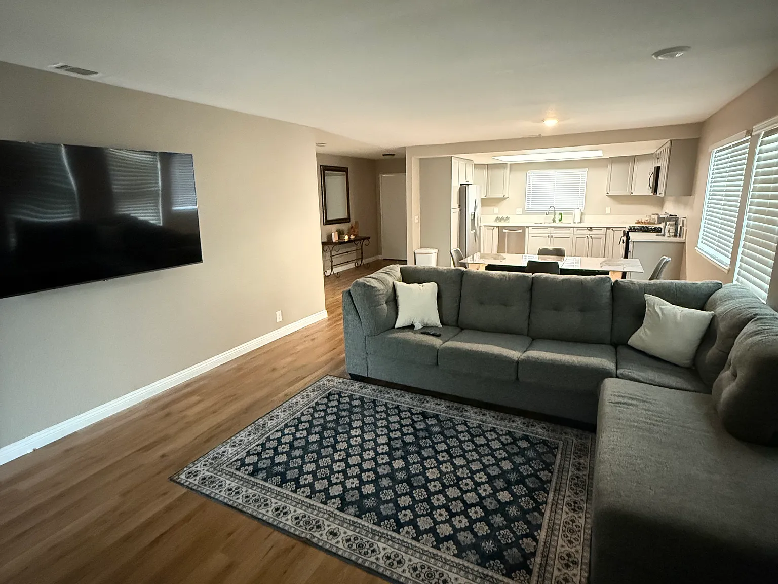 3 bed, 1661 sqft, $3,100 — Photo 4