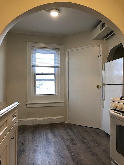 Dining Nook in Eat-In Kitchen
