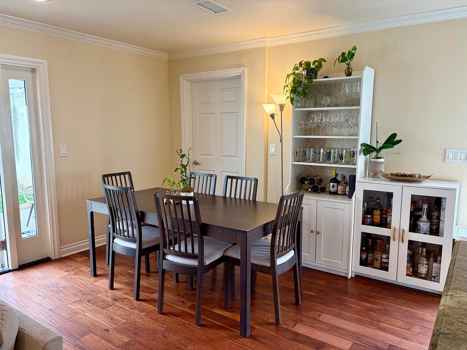 4 bed, 2.0 bath, 1560 sqft, $6,800 — Photo 3
