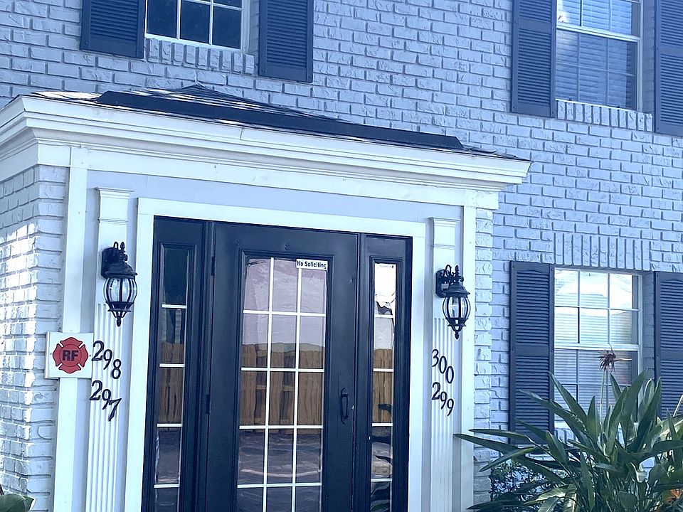 Entry way to condo.