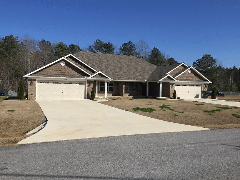 1st image of 213 Fern Bank Dr #A