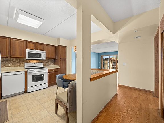 3rd image of 1349 E Washington St Unit 310