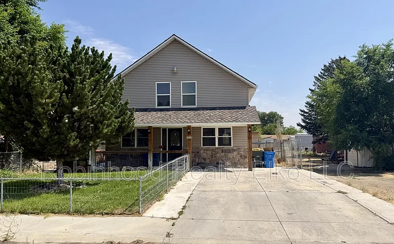 187 B St — Photo 1
