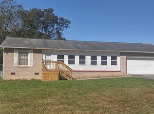 530 Back Valley Rd, Oliver Springs, TN 37840