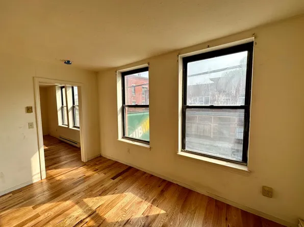 5 South Main Street, 5 S Main St #4, Uxbridge, MA 01569