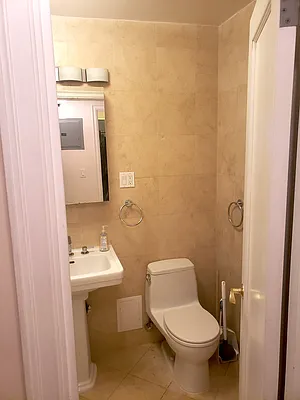 Rented by Douglas Elliman | media 14