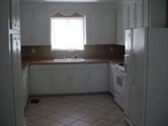4th image of 202 Park Ave