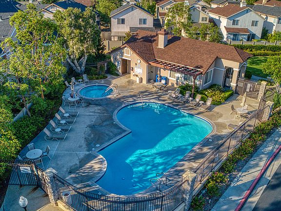 5th image of 3509 E Balmoral Dr