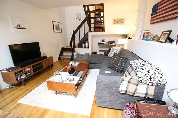 Rented by City Connections Realty | media 6