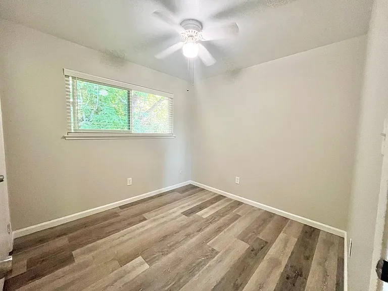 2505-2523 Sierra Blvd — Photo 8