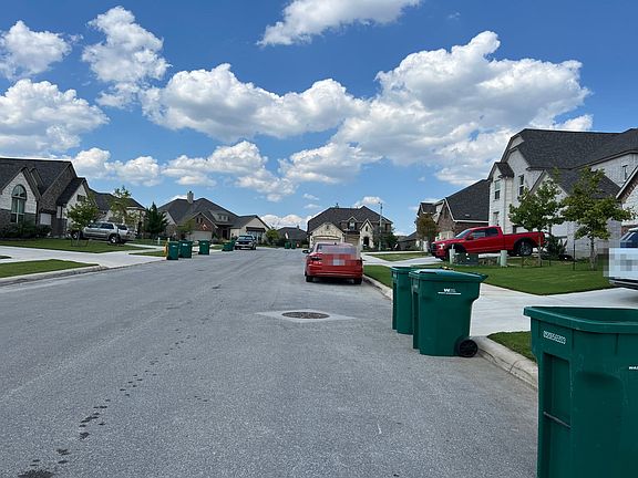 4th image of 149 Stablewood Ct