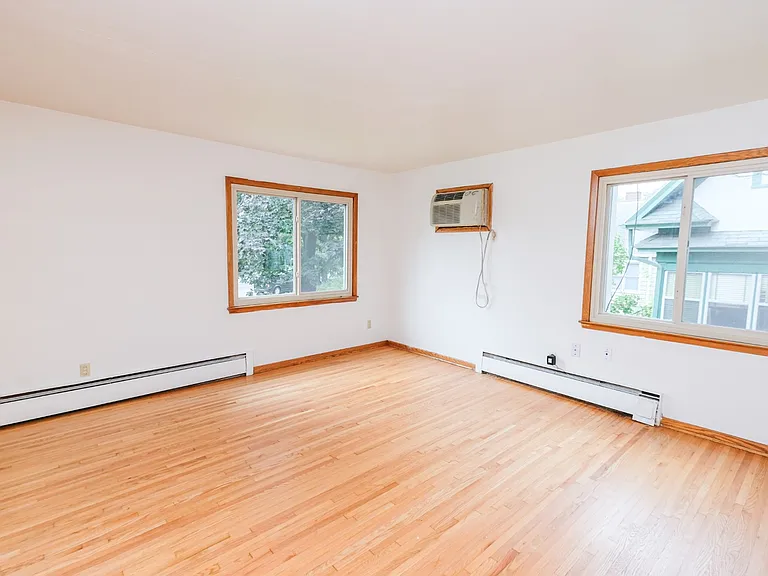 4330 Minnehaha Avenue — Photo 6