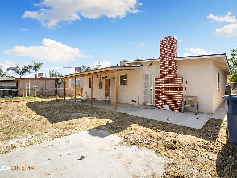 10800 Santa Barbara St — Photo 20