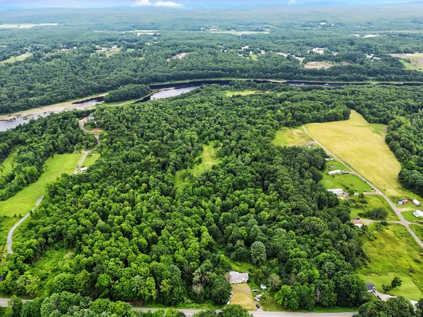 2059 West River Road, Sidney, ME 04330