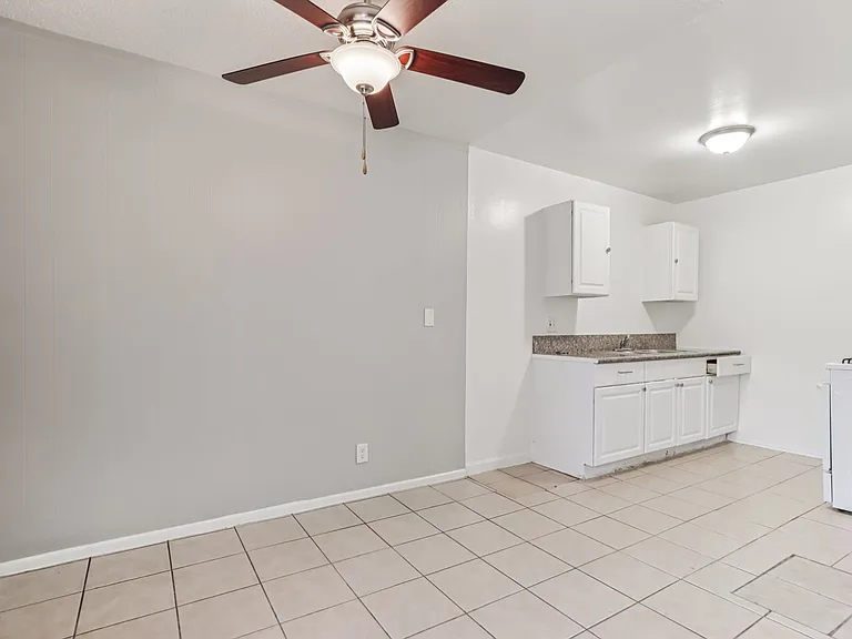 Shermanair Apartments — Photo 15