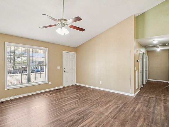 5th image of 30 Grist Mill Dr