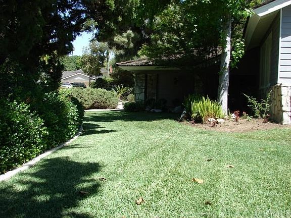 4th image of 15720 Candeleria Ct