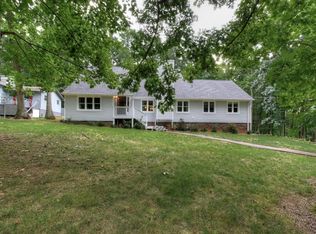 710 Dover Ave, Mt Carmel, TN 37645