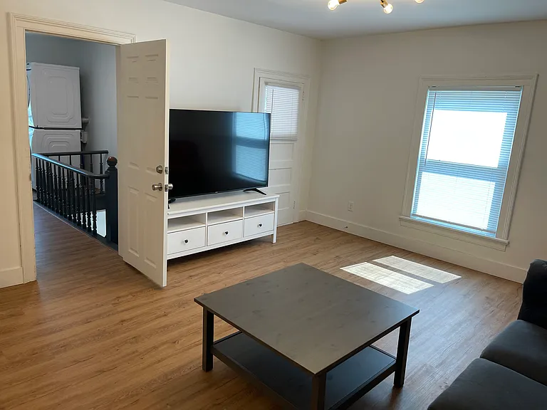 11 Seminary Ave — Photo 14