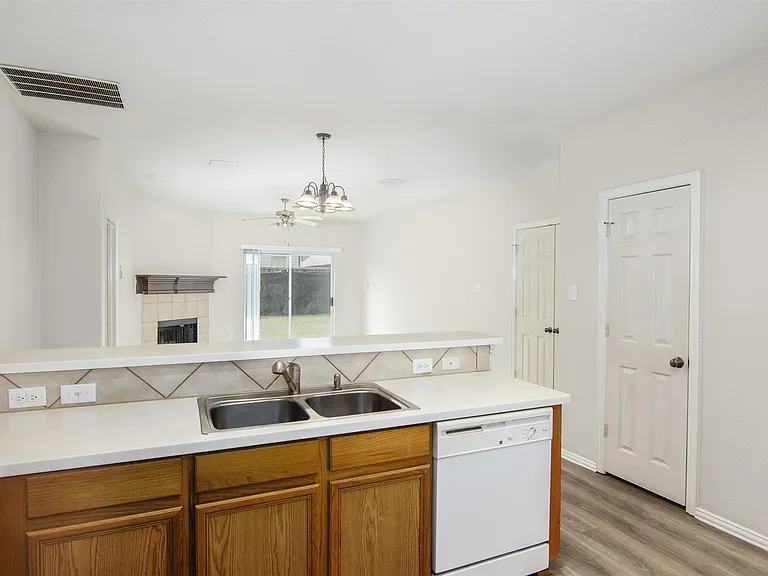 14541 Little Anne Dr — Photo 9