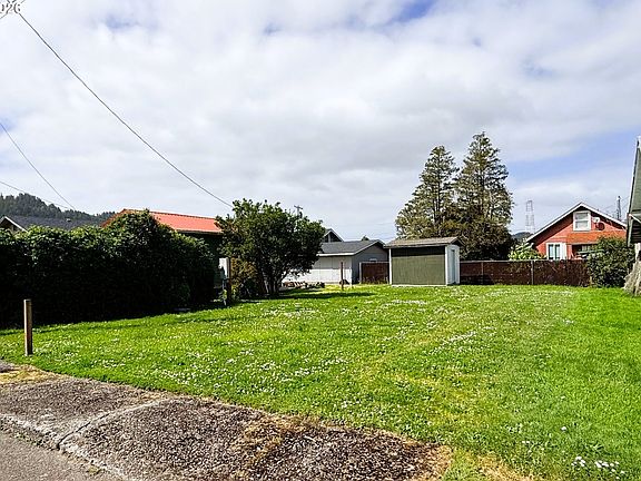 3rd image of 727 Myrtle Ave