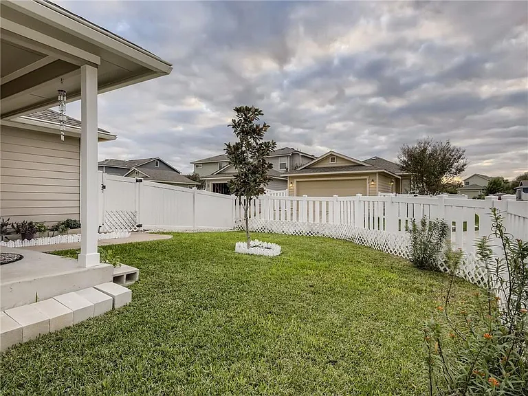 1807 Colorado Bend Dr — Photo 20