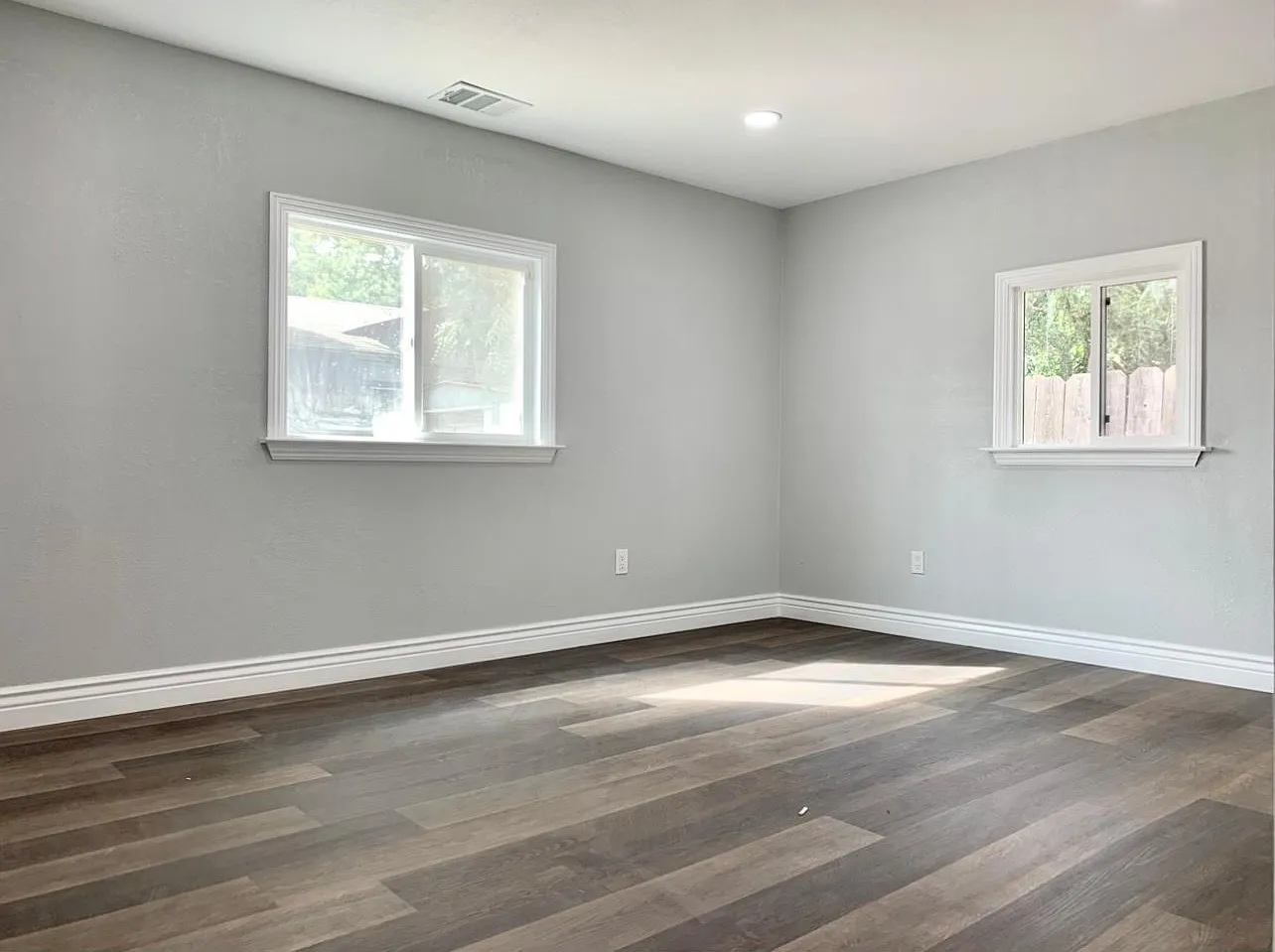 2 bed, 827 sqft, $2,000 — Photo 2