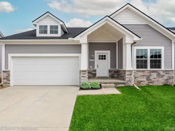 1431 Magellan Dr, Chelsea, MI 48118