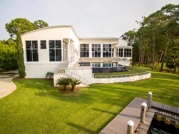 239 Yacht Club Dr, Fort Walton Beach, FL 32548