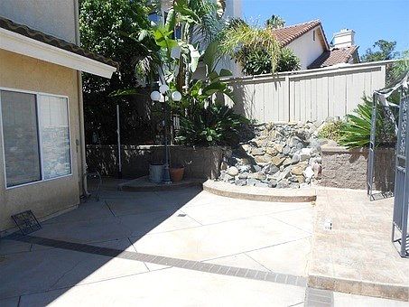 2nd image of 3321 Rancho Diego Cir