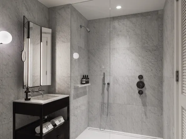 135 East 47th Street image 3 of 15