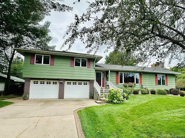 6925 Parkwood L75 Dr, Escanaba, MI 49829