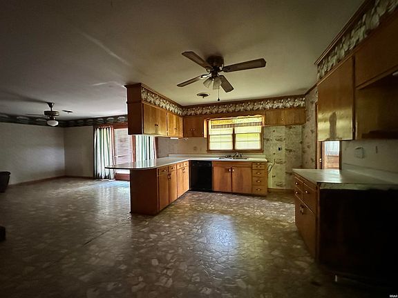 2nd image of 1443 River Rd