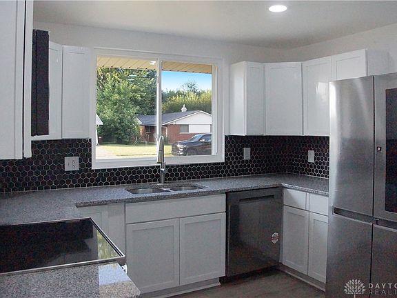 4th image of 708 Mapleside Dr