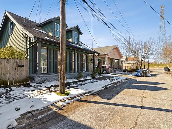 2nd image of 8512 Freret St