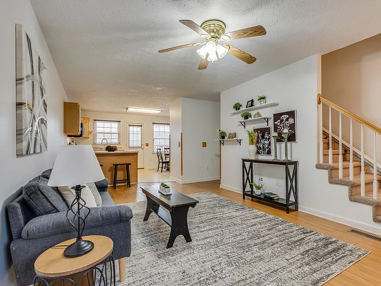 659 Beaverview Dr — Photo 6