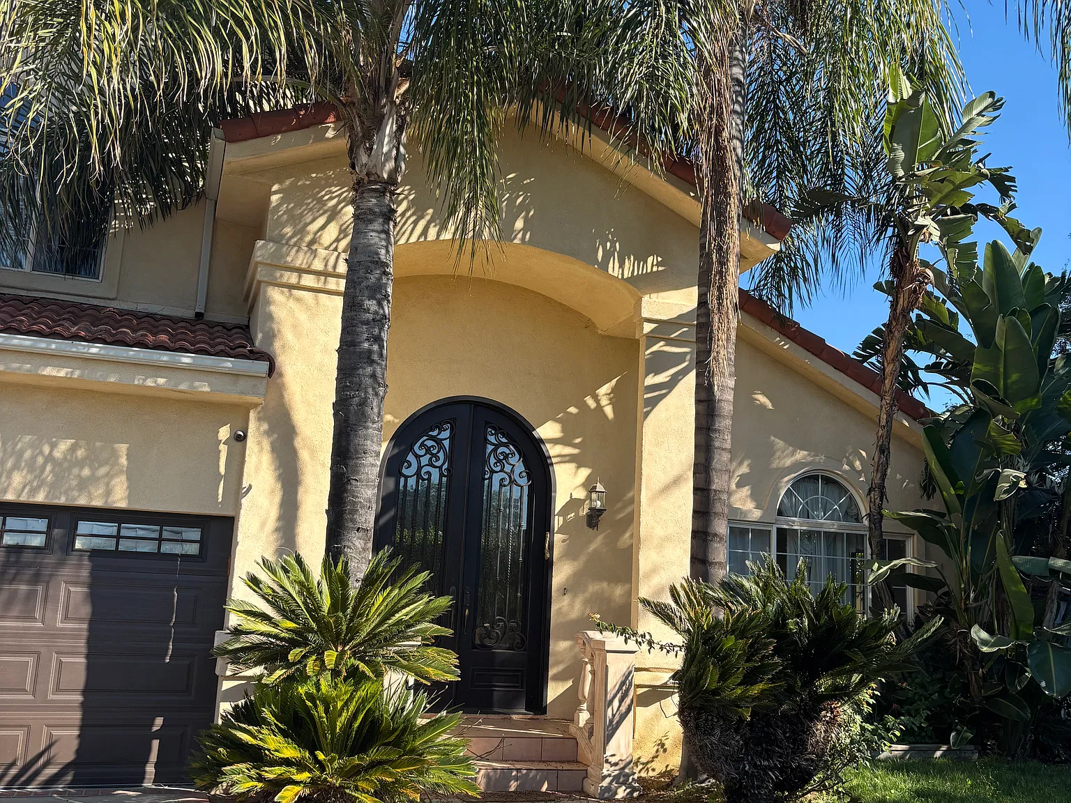 7 bed, 3946 sqft, $9,950 — Photo 1