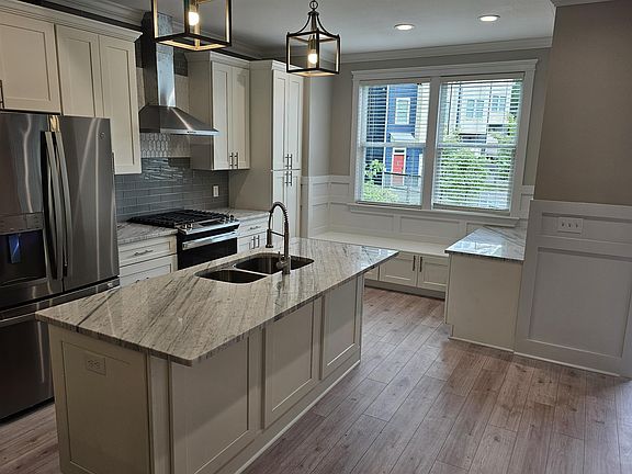 5th image of 1577-4 Metropolitan Blvd