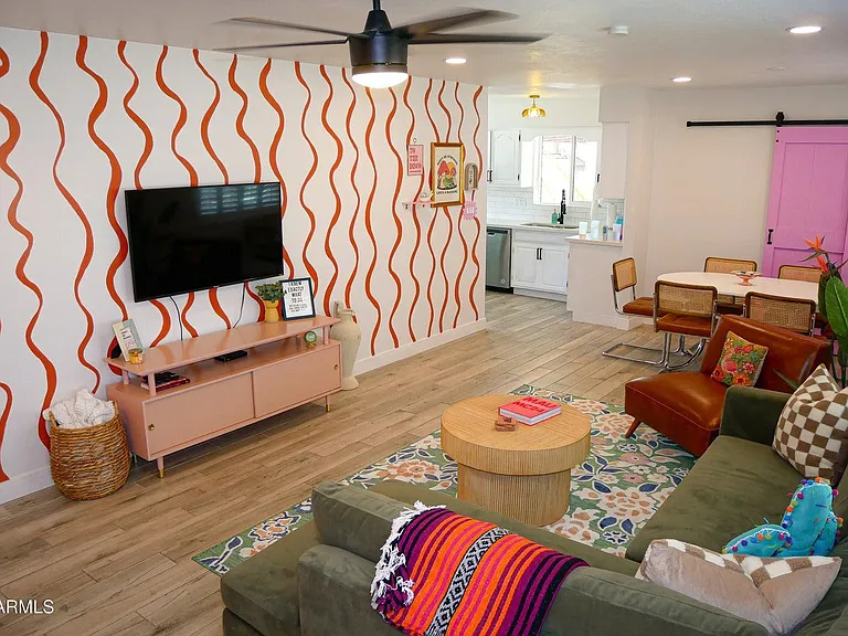 4711 E Fillmore St — Photo 8