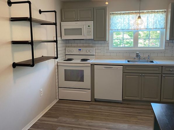 33 Maple Crest Cir APT F