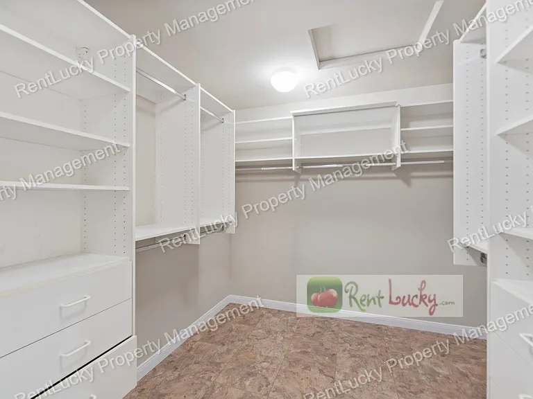 14691 NE 16th St — Photo 17