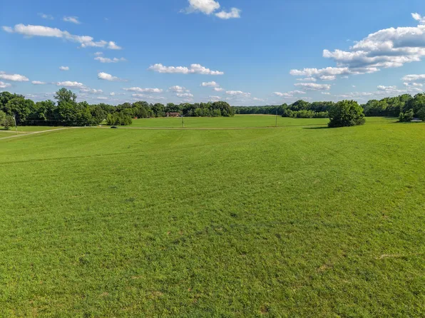 4 Poplar Ridge Rd, Chapmansboro, TN 37035